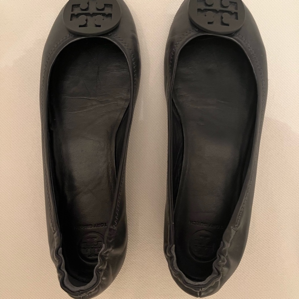 Size 9 Black Minnie Driver from Tory Burch. Excellent condition. Worn Twice